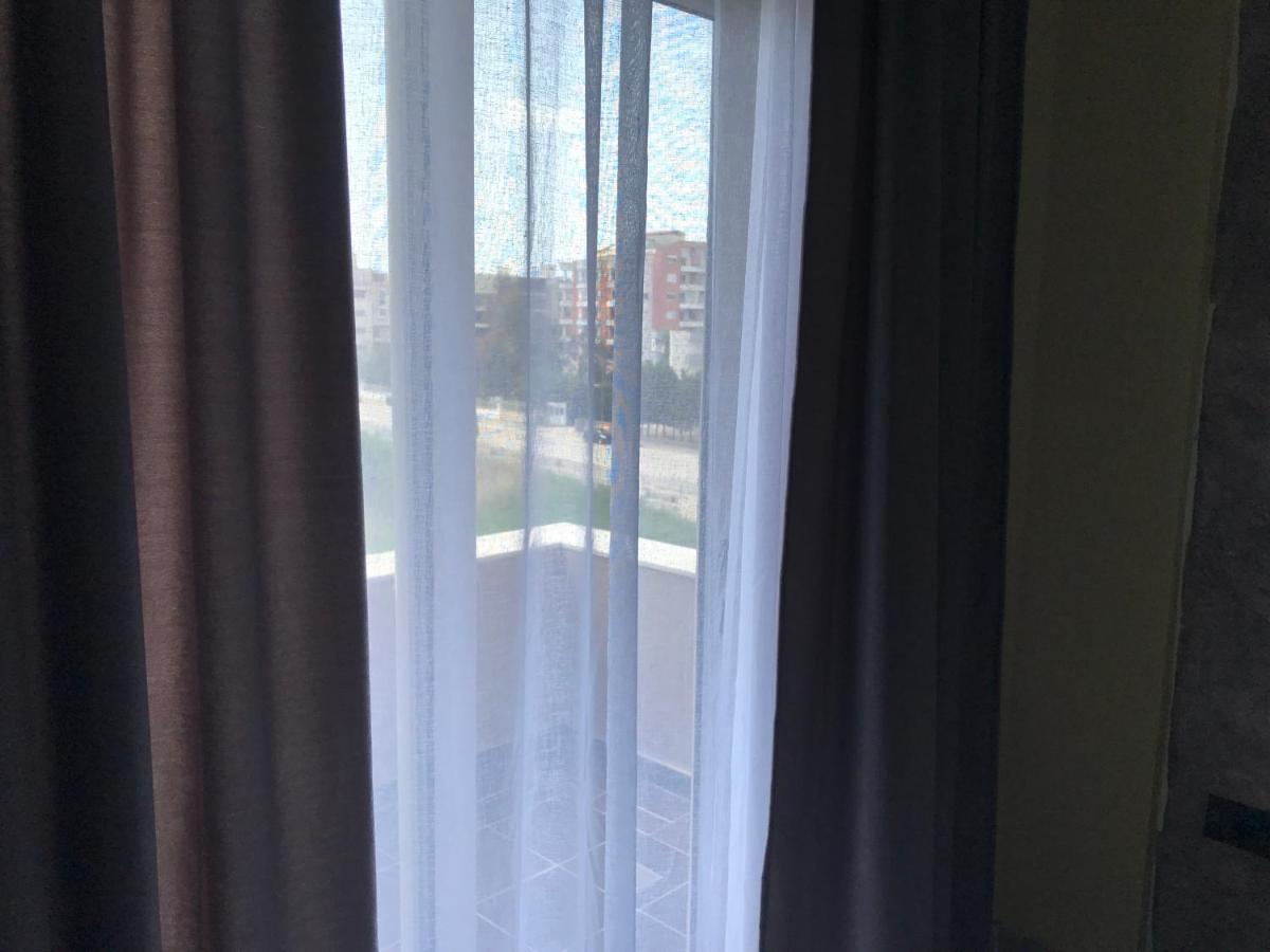 Te Bujtina Hotel- Cozy Stay With Traditional Breakfast Near Beach 格勒姆 外观 照片