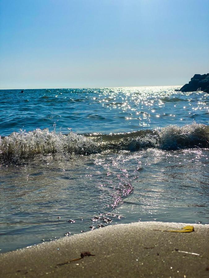 Te Bujtina Hotel- Cozy Stay With Traditional Breakfast Near Beach 格勒姆 外观 照片