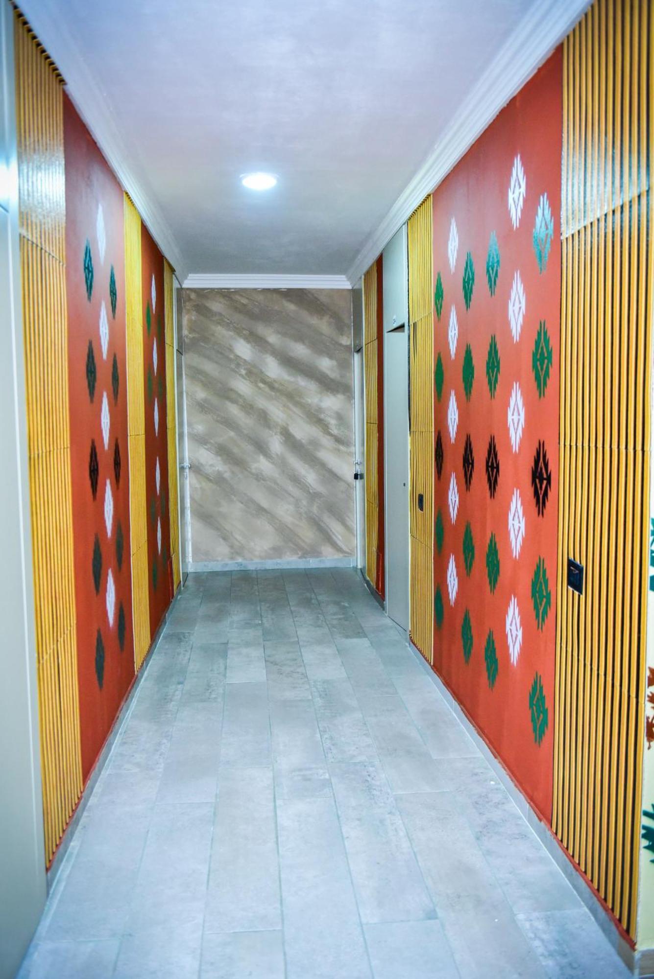 Te Bujtina Hotel- Cozy Stay With Traditional Breakfast Near Beach 格勒姆 外观 照片