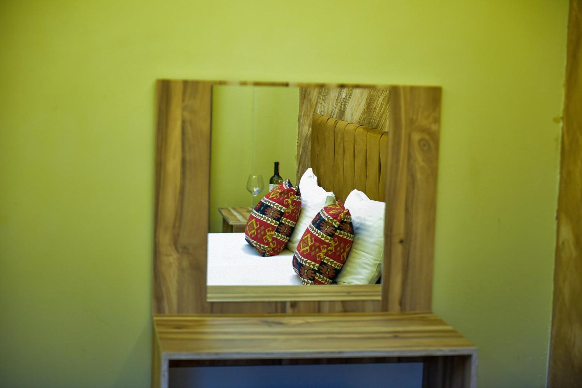 Te Bujtina Hotel- Cozy Stay With Traditional Breakfast Near Beach 格勒姆 外观 照片