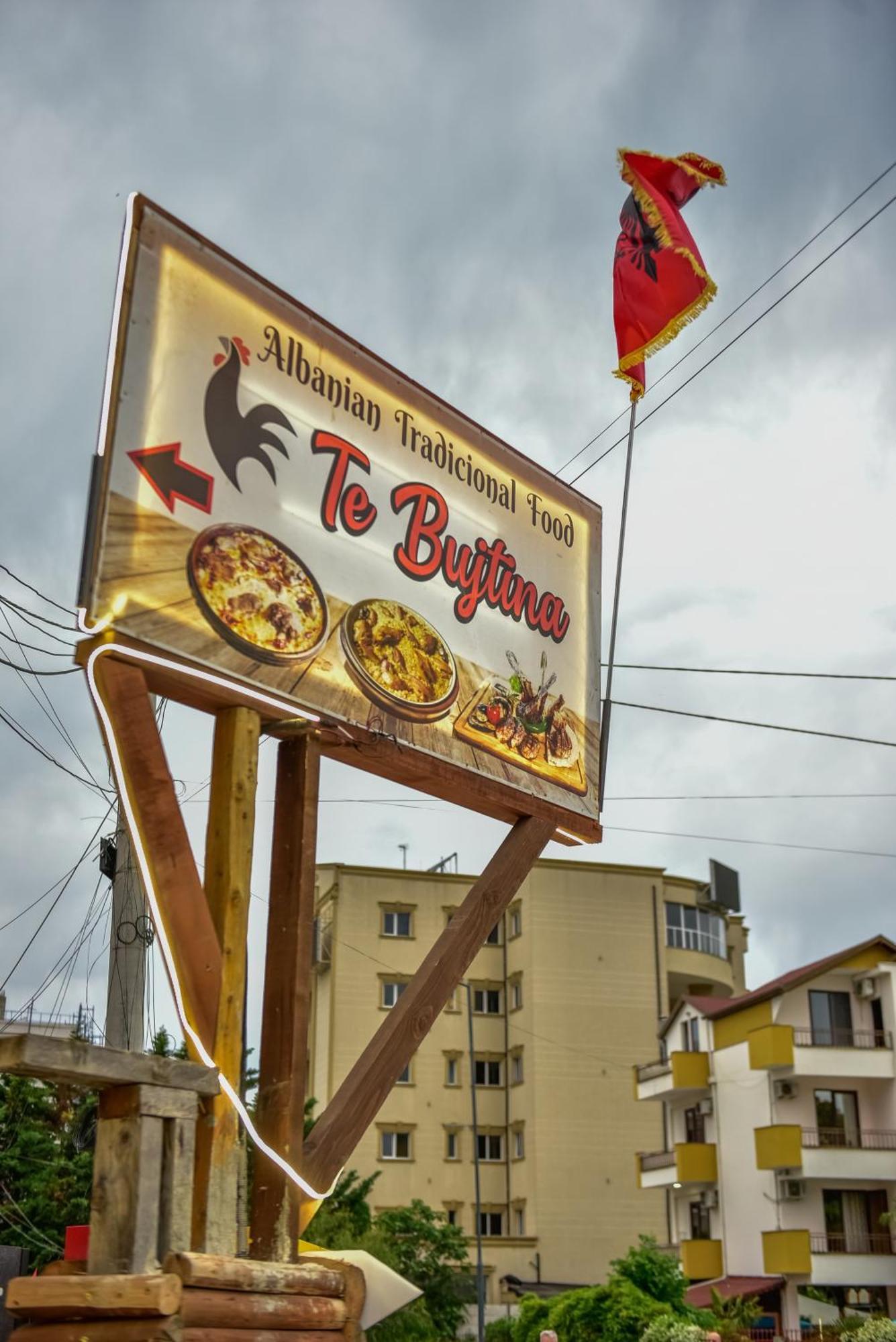 Te Bujtina Hotel- Cozy Stay With Traditional Breakfast Near Beach 格勒姆 外观 照片