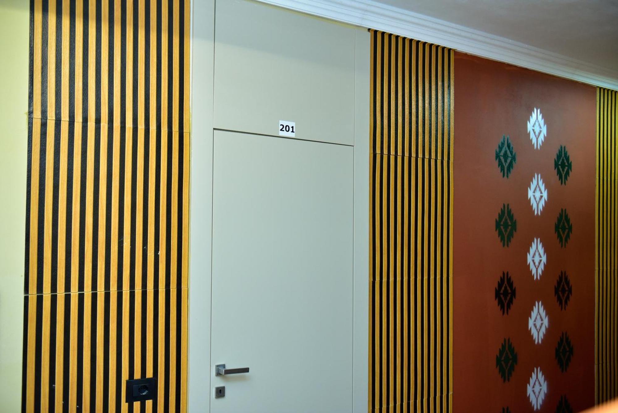 Te Bujtina Hotel- Cozy Stay With Traditional Breakfast Near Beach 格勒姆 外观 照片