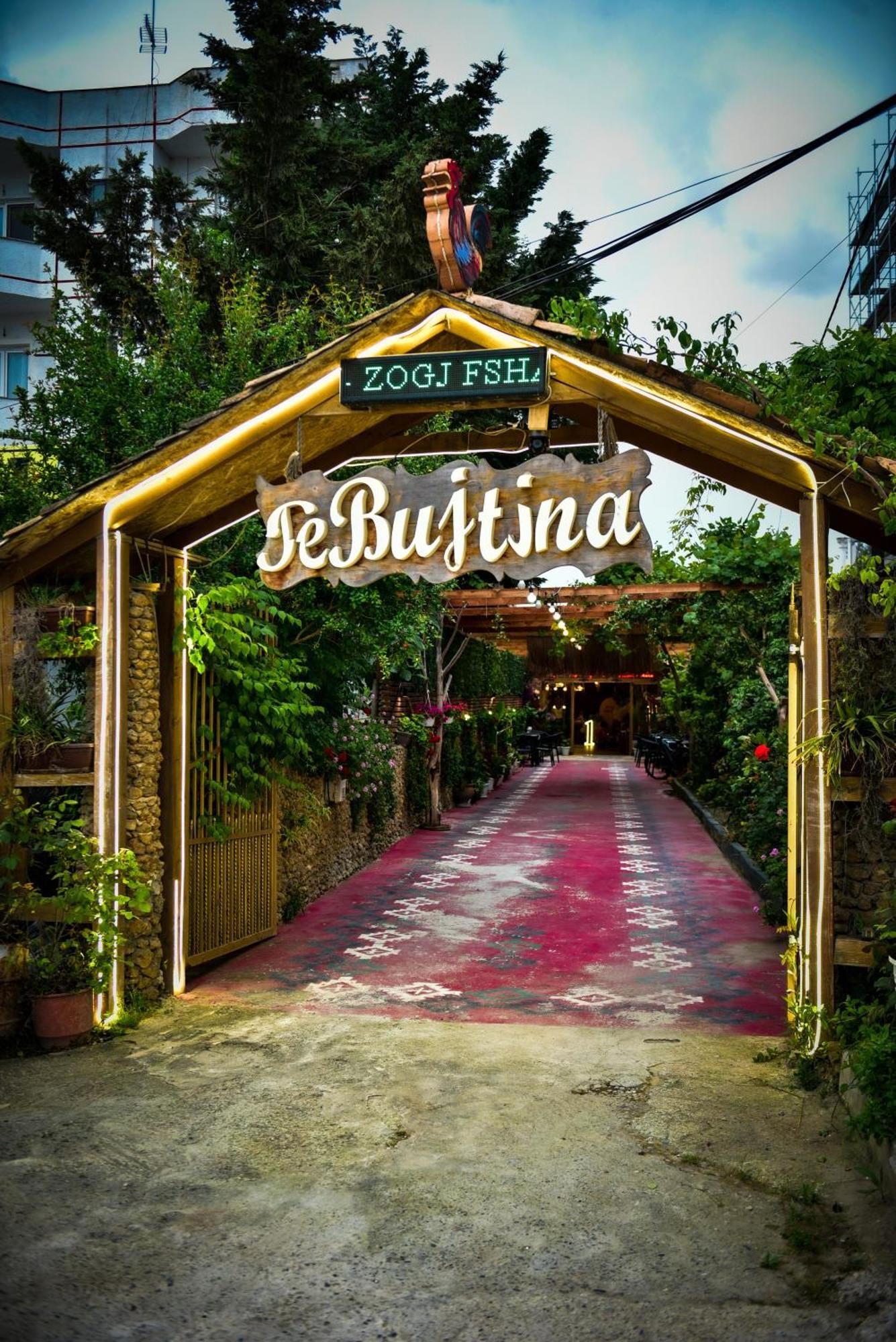 Te Bujtina Hotel- Cozy Stay With Traditional Breakfast Near Beach 格勒姆 外观 照片