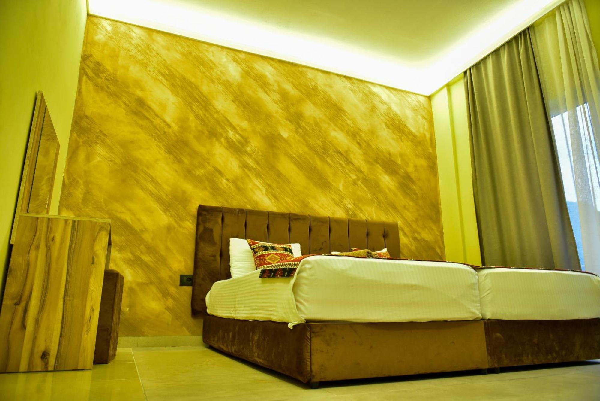 Te Bujtina Hotel- Cozy Stay With Traditional Breakfast Near Beach 格勒姆 外观 照片